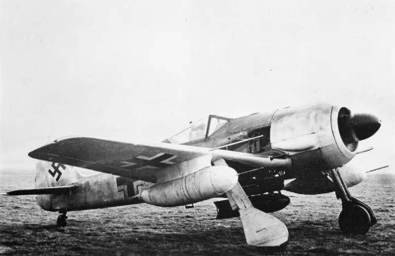 JU-187：二战中设计最奇葩俯冲轰炸机