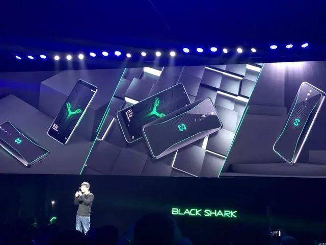 黑鲨推出了第二代游戏手机，有个很洋气的名字叫 Helo