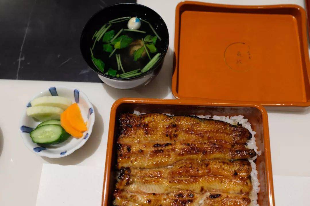 一碗直击灵魂的鳗鱼饭，是我每次去日本的理由