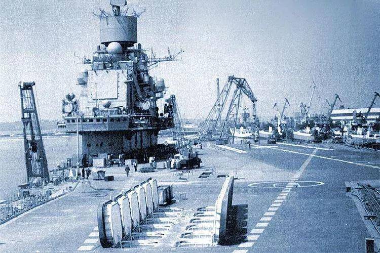 “辽宁舰”改装的背后，折射出“中俄航母战略”怎样的不同？