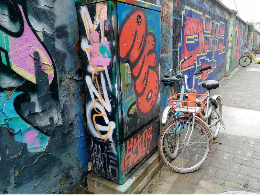 上海莫干山路：城市“非空间”里的涂鸦圣地
