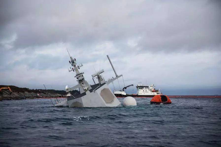 挪威盾舰撞民船沉没...快学学“战斗民族”那些奇葩的撞船战术