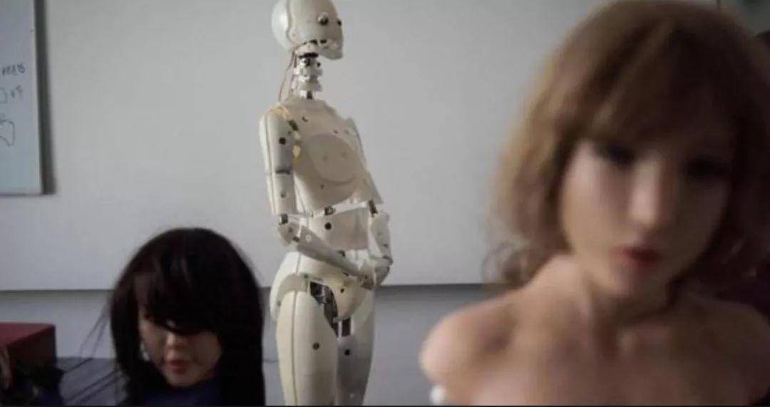BDSM机器人是否违反机器人第一法则？