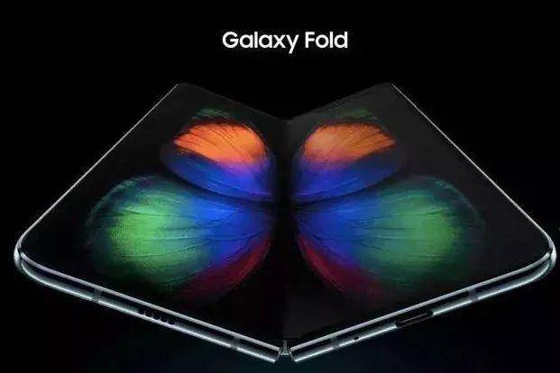 和其他折叠屏手机相比，三星的 Galaxy Fold 强在哪？