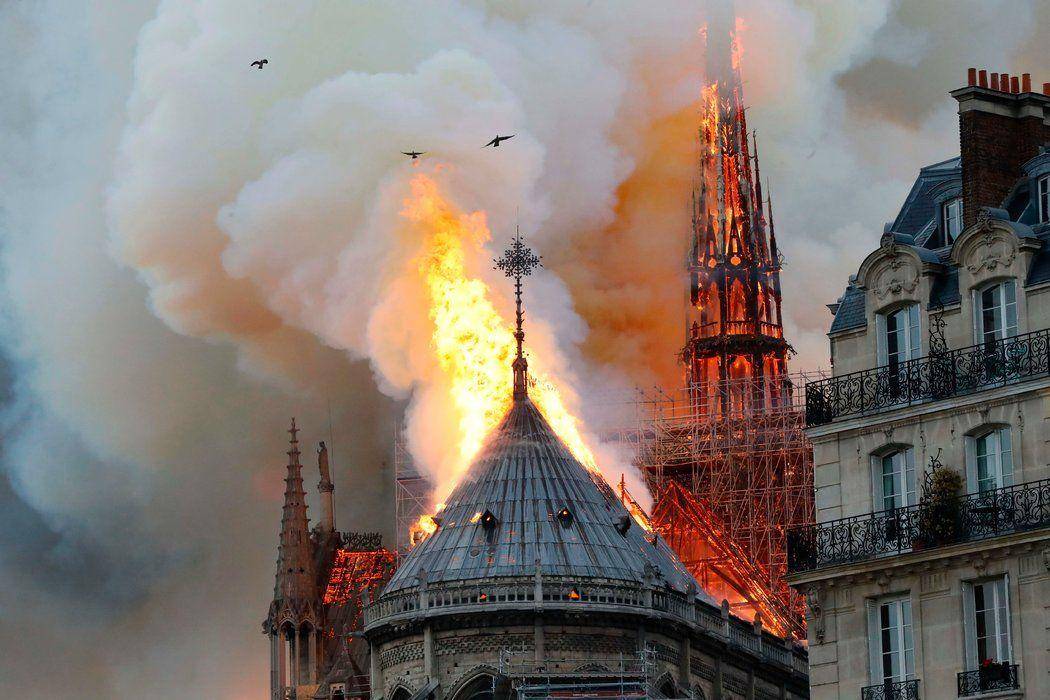 巴黎圣母院可以烧毁，文明却刻在骨子里