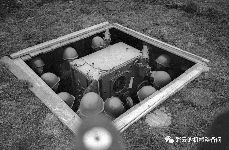硬核科普：大口径高炮榴弹是如何装定空炸引信的