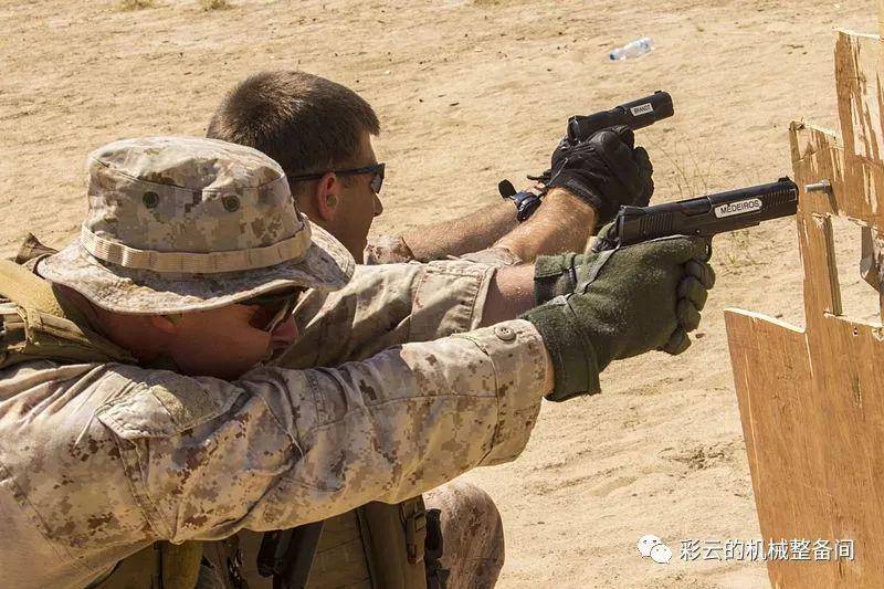 不喜欢M9！美国海军陆战队装备的现代版M1911手枪